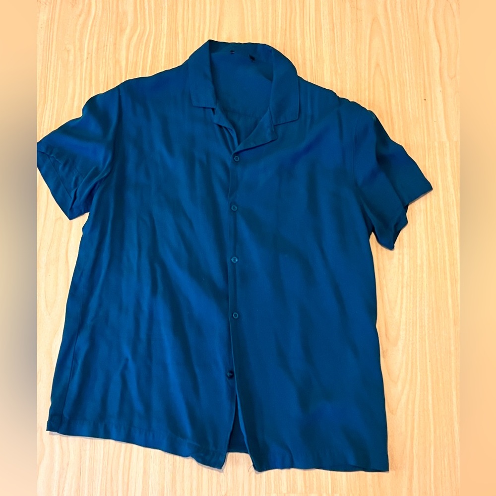 FOREVER 21 summer golf shirt.